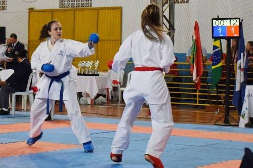 Márcia Mafra, da FMD Blumenau e Federação Catarinense de Karate, sagrou-se campeão do Pré-Olímpico Nacional, na categoria Kumitê até 55 quilos e vai representar o Brasil no Pan e Sul-Americanos Sênior / Fotos: Artur Moser/Divulgação